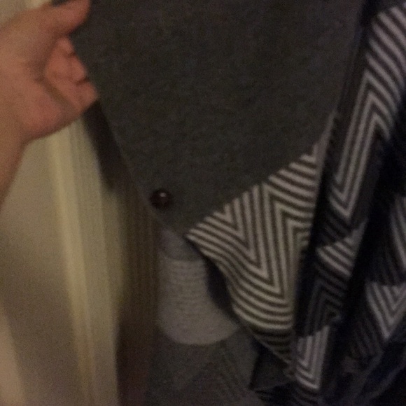 Poncho - Picture 4 of 5